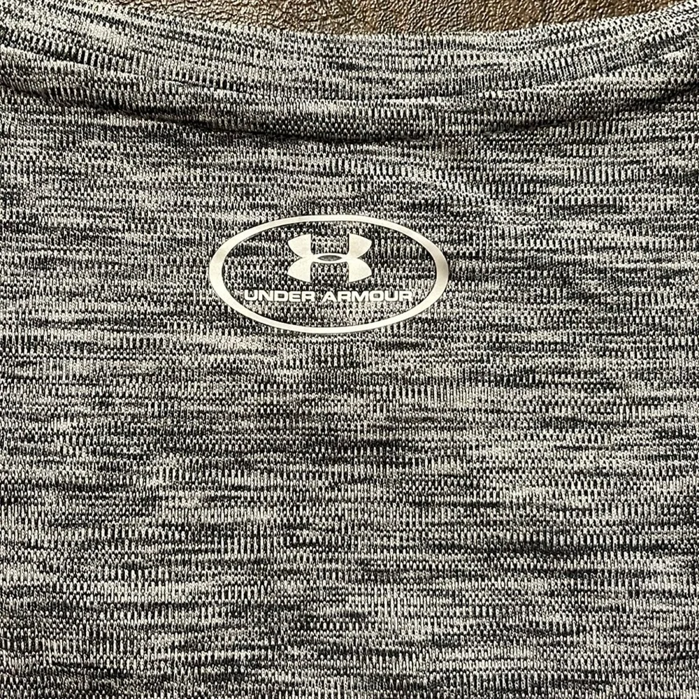 Under Armour Women’s HeatGear Shirt - Picture 6 of 7